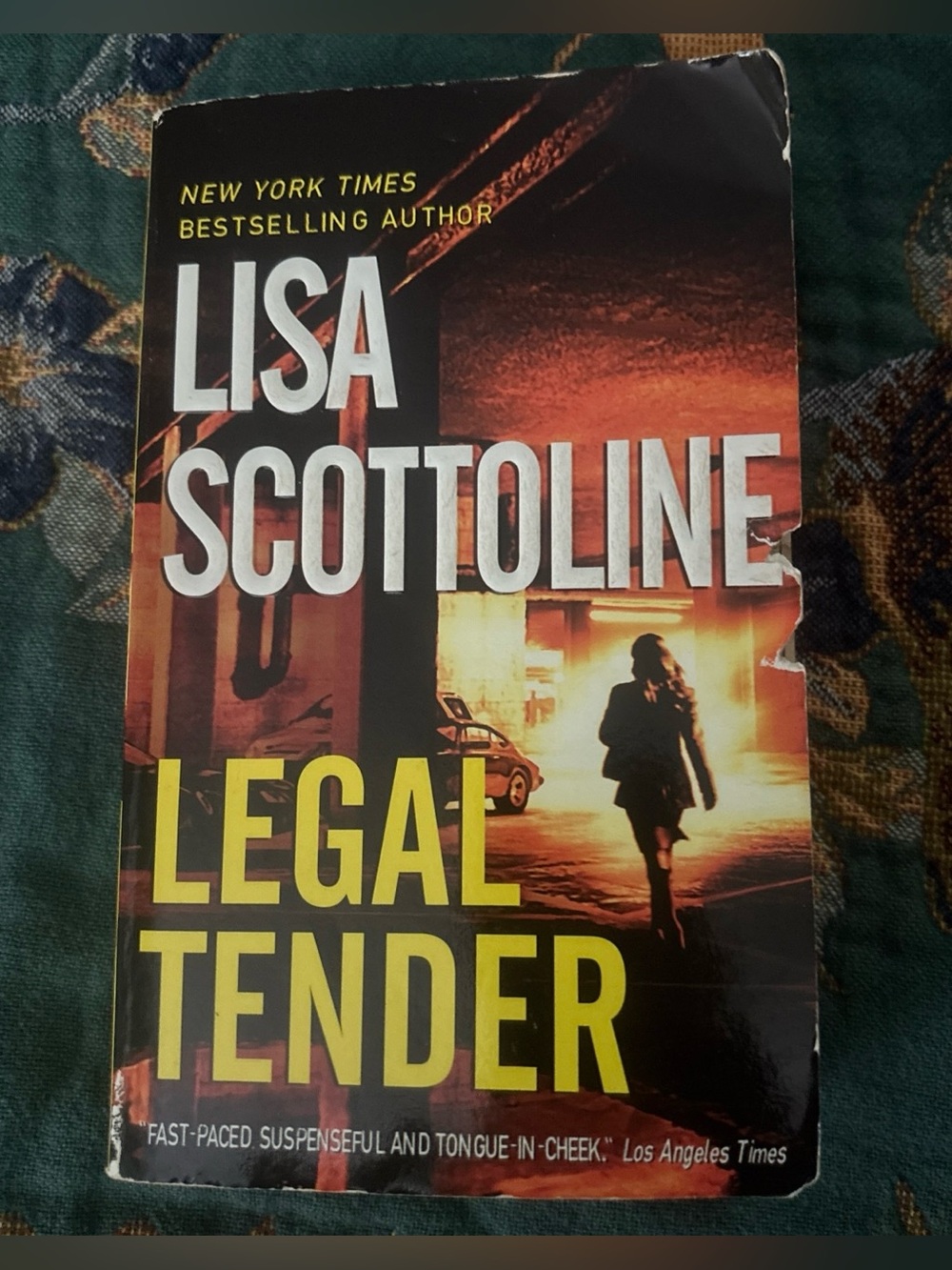 Legal Tender by Lisa Scottoline (Paperback)
